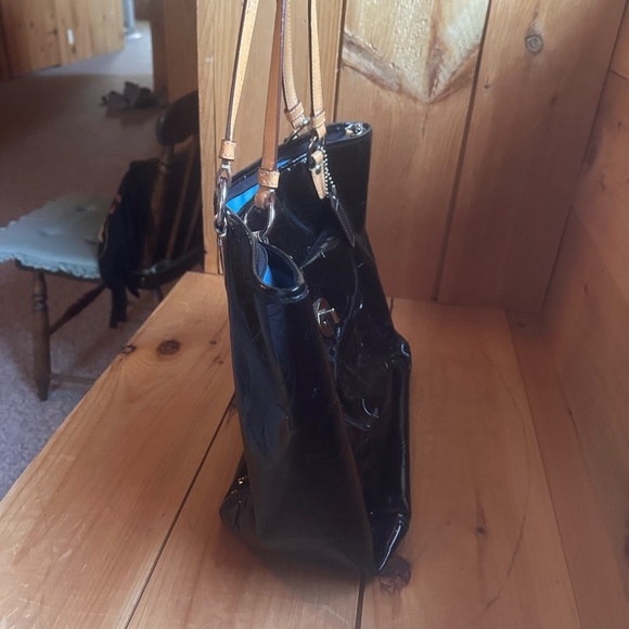 Black Patent Leather Tote Bag - Picture 3 of 7